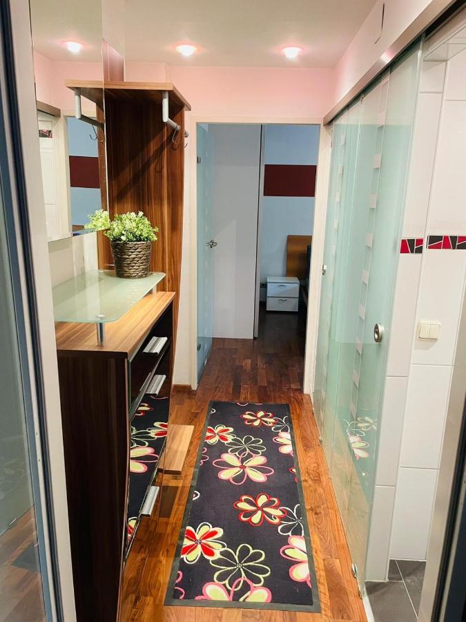 Super Deluxe Apartment - Near U6, U3 In City Center Wien Exterior foto